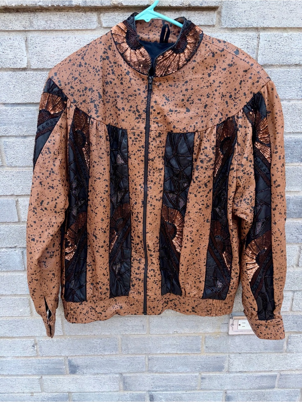 bomber jacket/vintage style jacket (80s/90s)